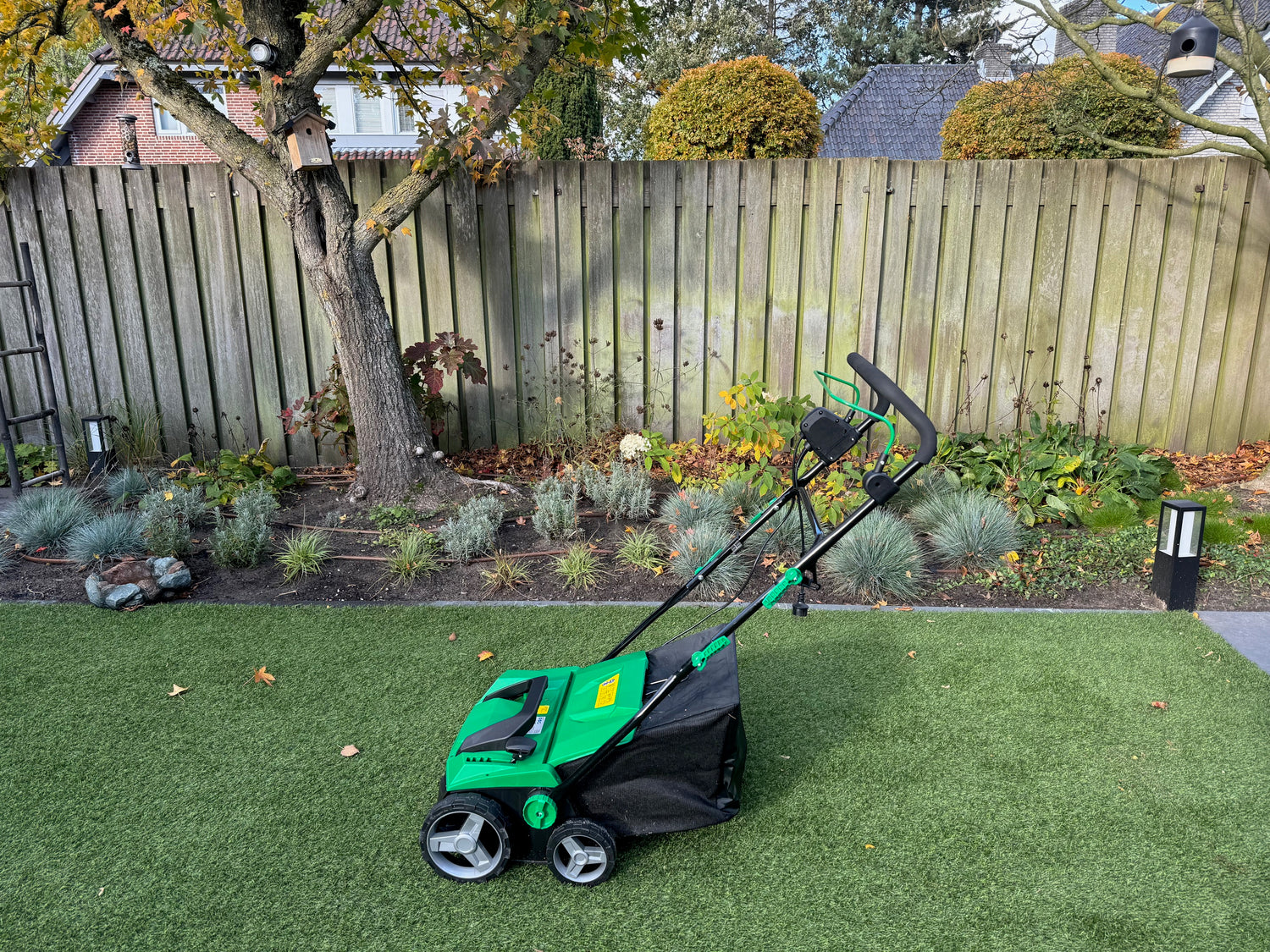 Kunstgras onderhoud borstelmachine - Nobel Grass